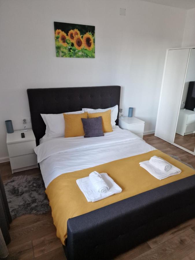 Vic Apartament Szörényvár Kültér fotó