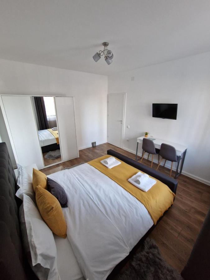 Vic Apartament Szörényvár Kültér fotó